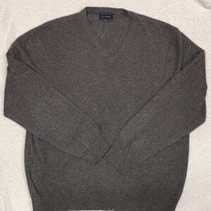Club Room Charcoal V-Neck cashmere Sweater men’s size large